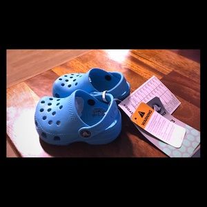 Infant Crocs size 2/3